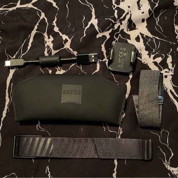 Whoop 4.0 Watch Set with Charger & Accessories - Picture 2 of 2